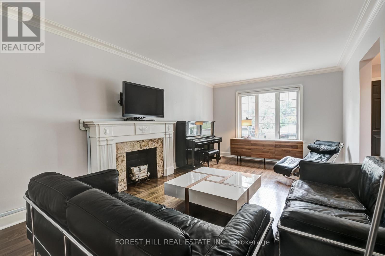 112 DEWBOURNE AVENUE Toronto (Humewood-Cedarvale), ON M6C 1Y7