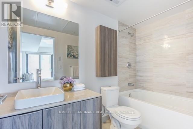 3705 - 11 Wellesley Street W, Toronto, Ontario  M4Y 0G4 - Photo 12 - C13248890