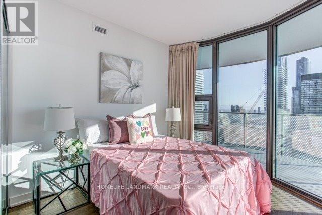 3705 - 11 Wellesley Street W, Toronto, Ontario  M4Y 0G4 - Photo 13 - C13248890