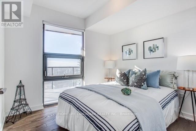 3705 - 11 Wellesley Street W, Toronto, Ontario  M4Y 0G4 - Photo 5 - C13248890