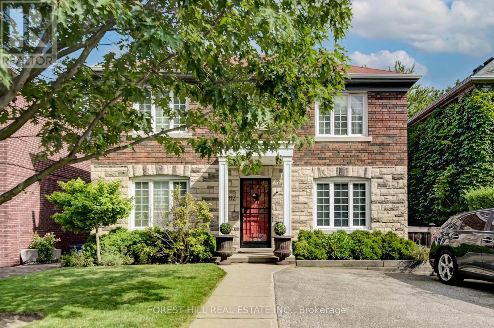 112 DEWBOURNE AVENUE, Toronto, Ontario