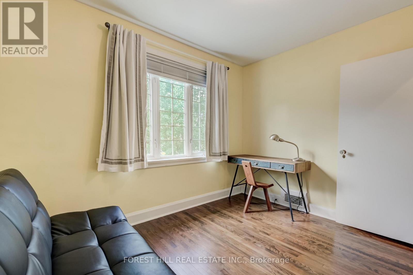 112 Dewbourne Avenue, Toronto, Ontario  M6C 1Y7 - Photo 15 - C13248938