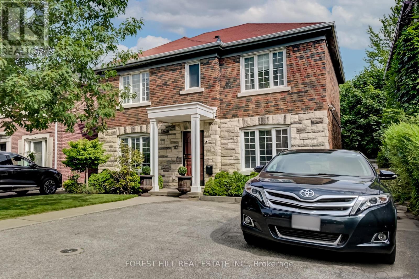 112 Dewbourne Avenue, Toronto, Ontario  M6C 1Y7 - Photo 2 - C13248938