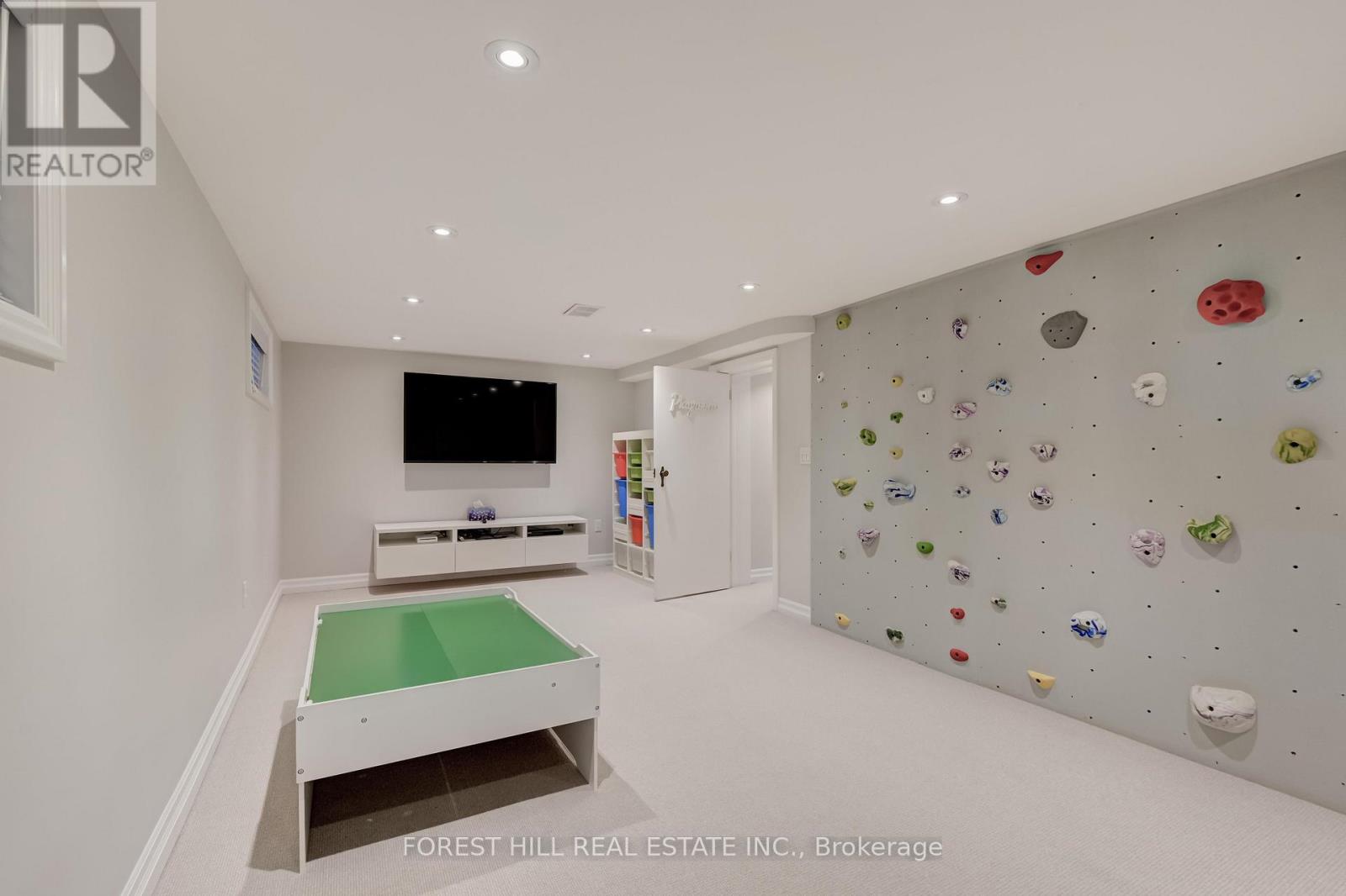 112 Dewbourne Avenue, Toronto, Ontario  M6C 1Y7 - Photo 23 - C13248938