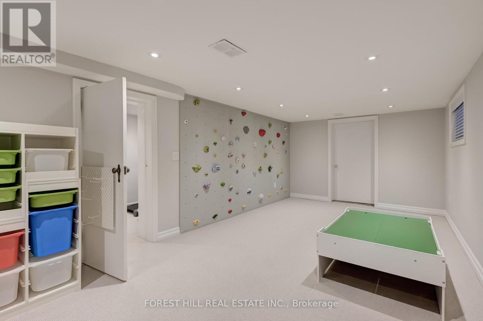 112 Dewbourne Avenue, Toronto, Ontario  M6C 1Y7 - Photo 24 - C13248938