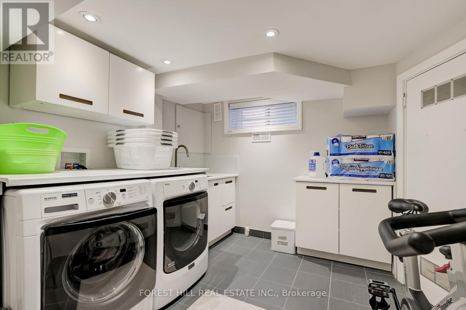 112 Dewbourne Avenue, Toronto, Ontario  M6C 1Y7 - Photo 26 - C13248938