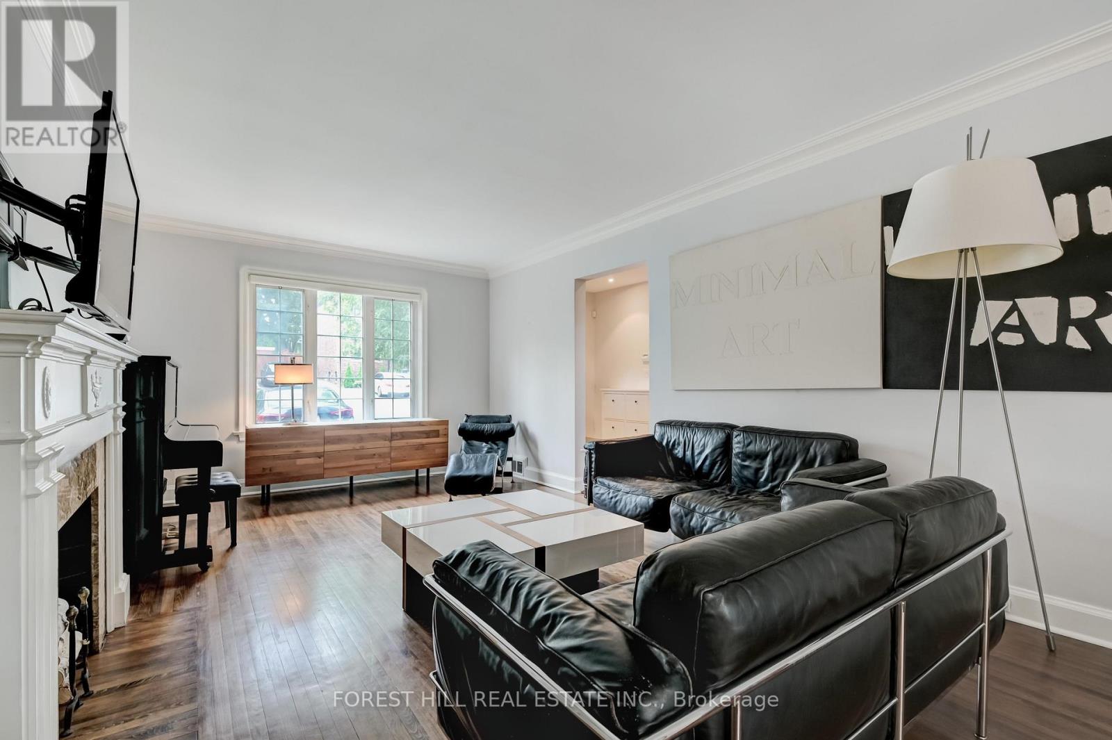 112 Dewbourne Avenue, Toronto, Ontario  M6C 1Y7 - Photo 5 - C13248938