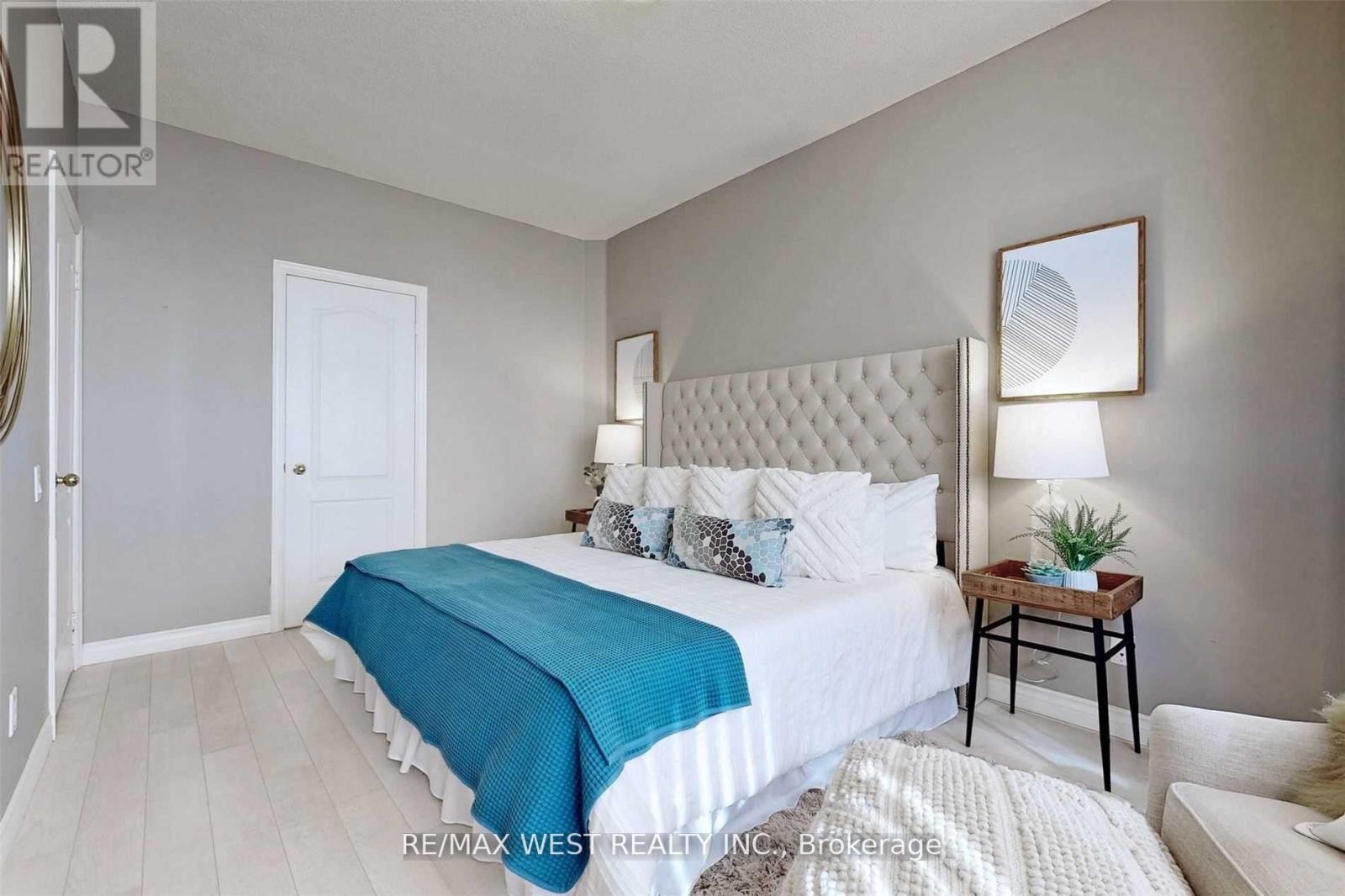 604 - 555 Yonge Street, Toronto, Ontario  M4Y 3A6 - Photo 13 - C13248964