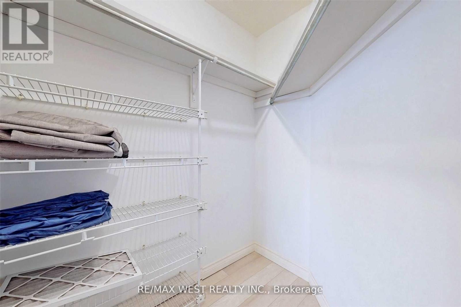 604 - 555 Yonge Street, Toronto, Ontario  M4Y 3A6 - Photo 14 - C13248964