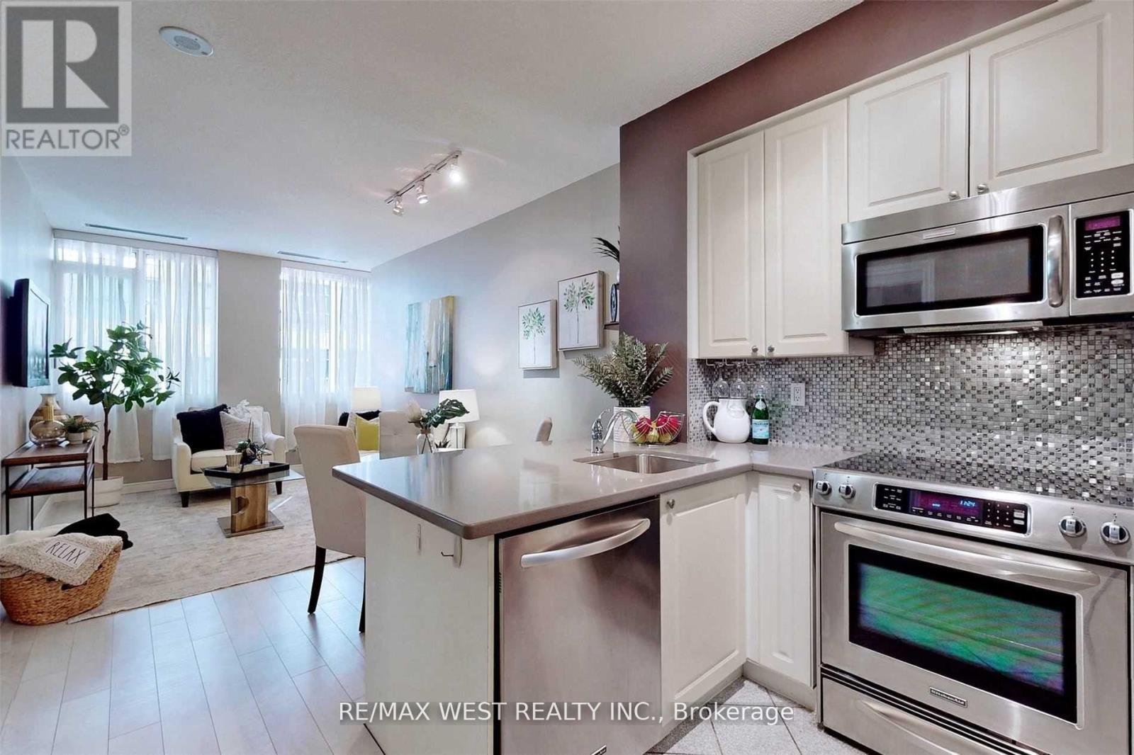 604 - 555 Yonge Street, Toronto, Ontario  M4Y 3A6 - Photo 7 - C13248964