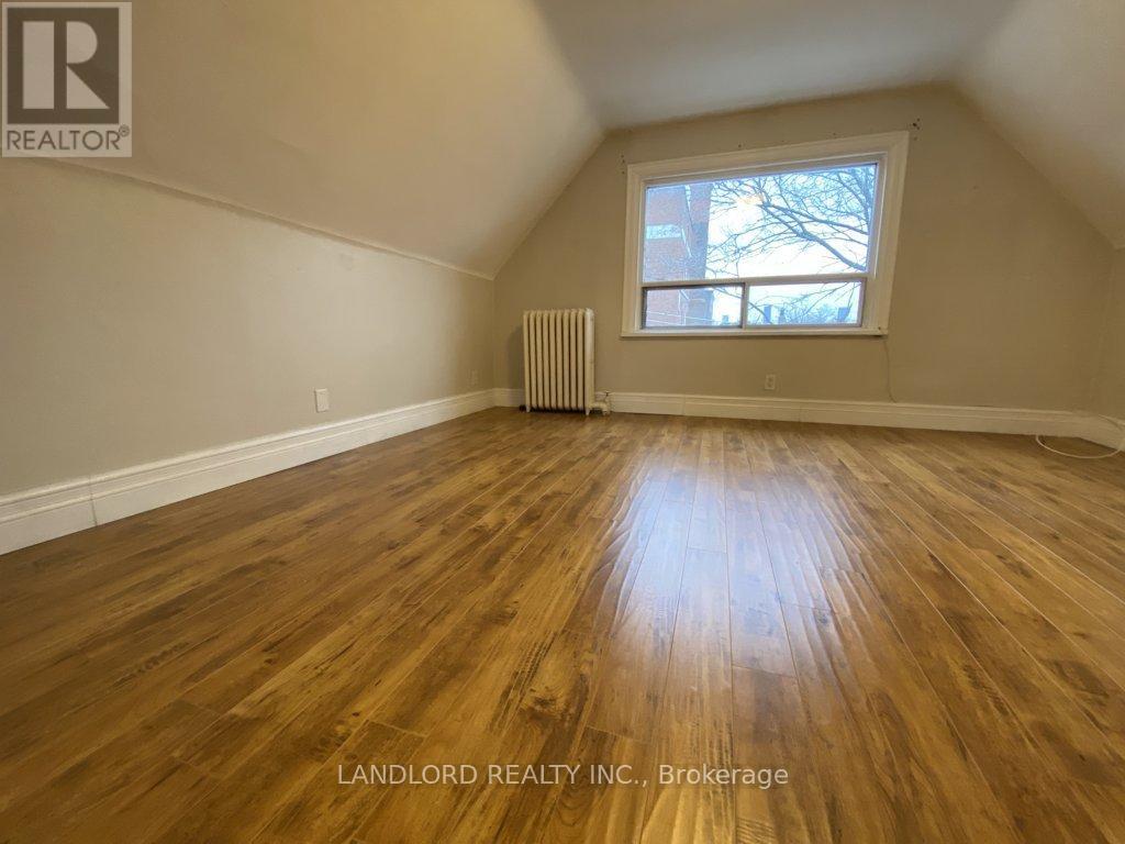 Upper - 412 Dovercourt Road, Toronto, Ontario  M6J 3E7 - Photo 12 - C13249176