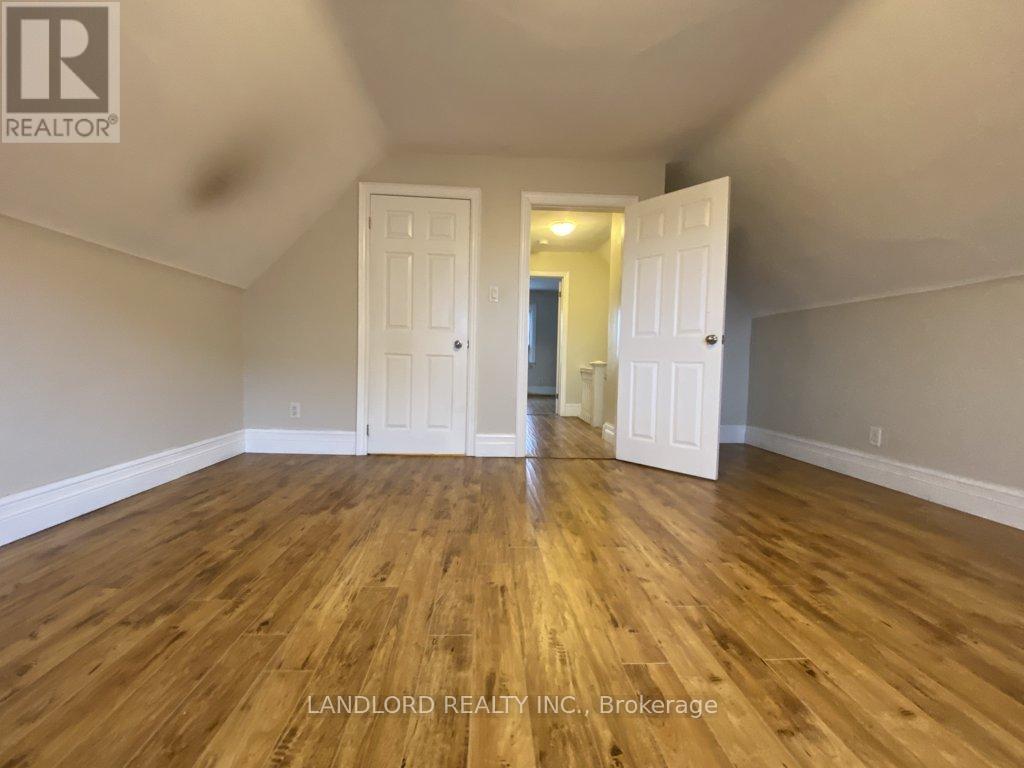 Upper - 412 Dovercourt Road, Toronto, Ontario  M6J 3E7 - Photo 15 - C13249176