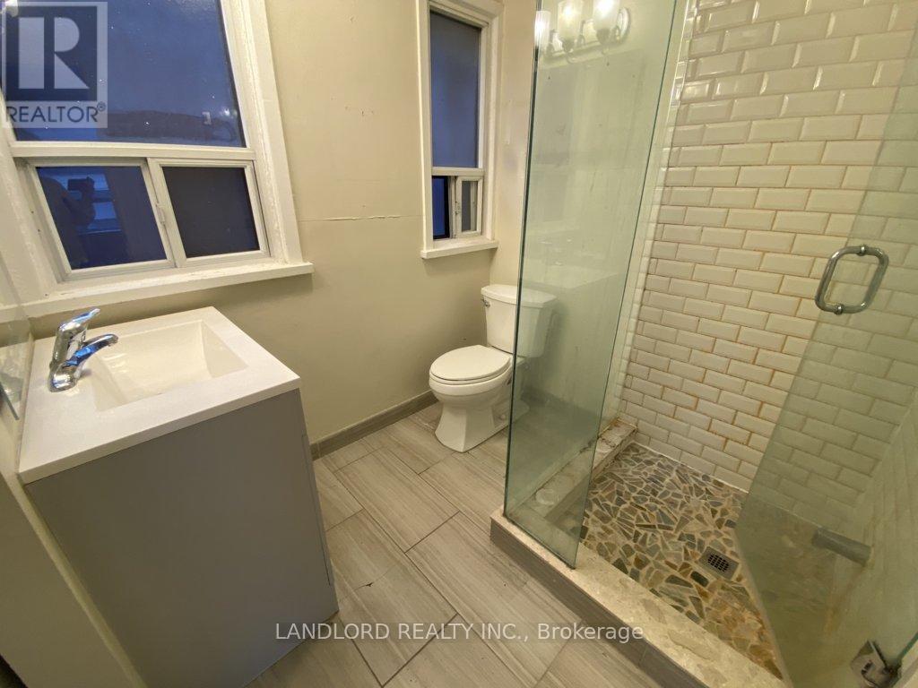Upper - 412 Dovercourt Road, Toronto, Ontario  M6J 3E7 - Photo 17 - C13249176