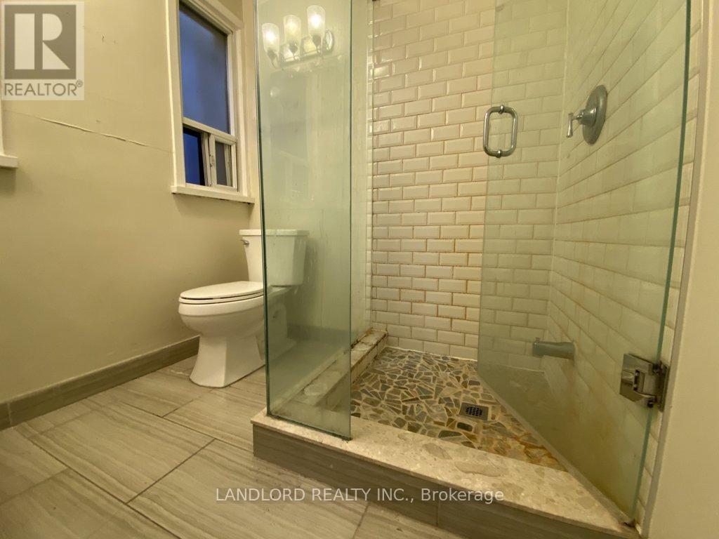 Upper - 412 Dovercourt Road, Toronto, Ontario  M6J 3E7 - Photo 18 - C13249176