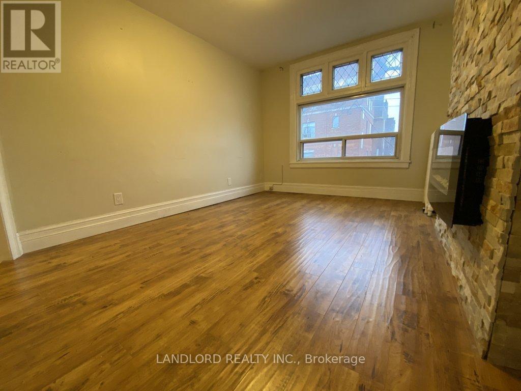 Upper - 412 Dovercourt Road, Toronto, Ontario  M6J 3E7 - Photo 2 - C13249176
