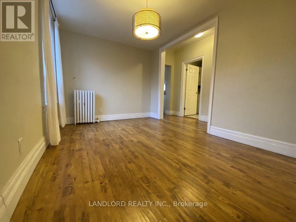 Upper - 412 Dovercourt Road, Toronto, Ontario  M6J 3E7 - Photo 5 - C13249176