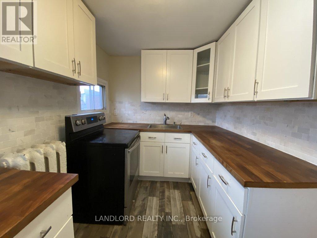 Upper - 412 Dovercourt Road, Toronto, Ontario  M6J 3E7 - Photo 7 - C13249176
