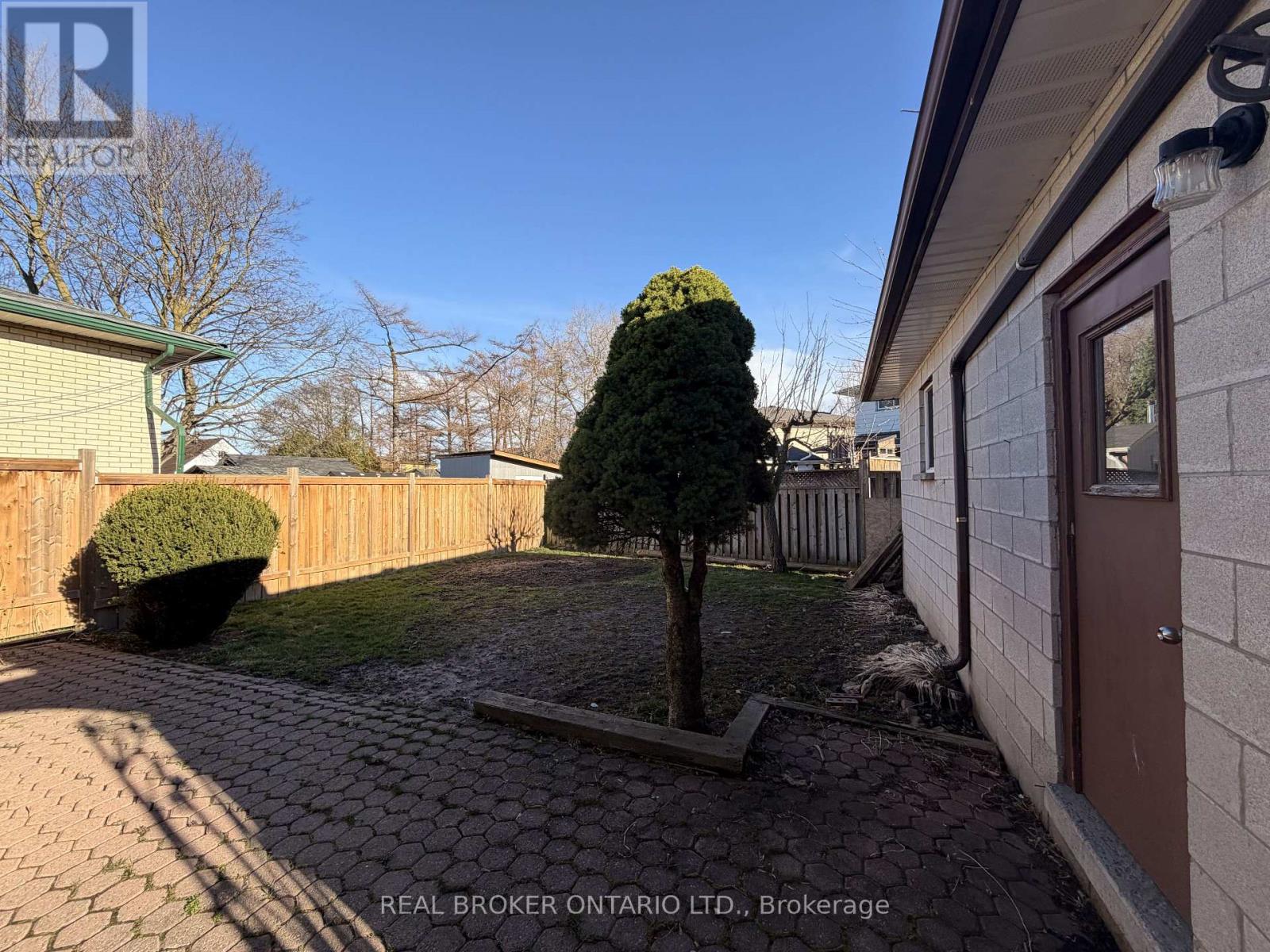 Main - 653 Athol Street E, Oshawa, Ontario  L1H 1M2 - Photo 20 - E13248810