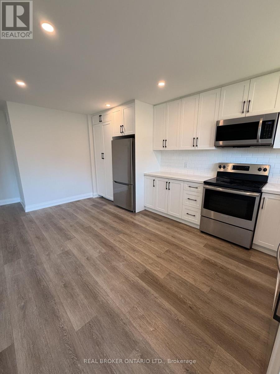 Main - 653 Athol Street E, Oshawa, Ontario  L1H 1M2 - Photo 3 - E13248810