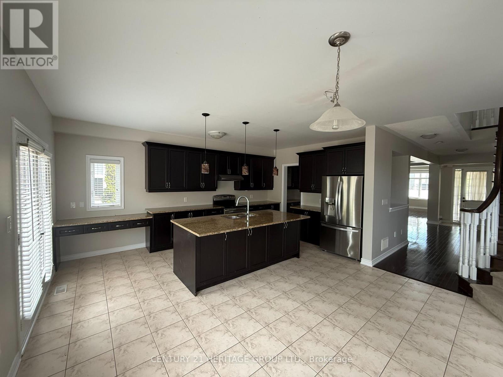320 Shipway Avenue, Clarington, Ontario  L1B 0C1 - Photo 4 - E13248886