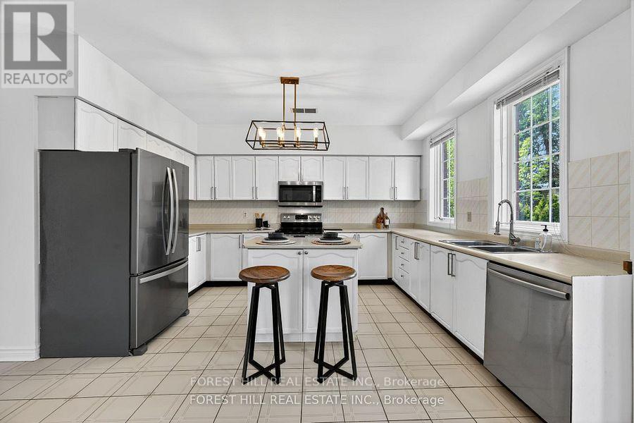 2 Regent Street, Richmond Hill, Ontario  L4C 9B3 - Photo 9 - N13248994