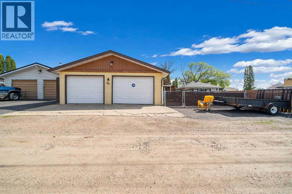 68 10 Street SW, Medicine Hat, Alberta  T1A 4P9 - Photo 34 - A2314468