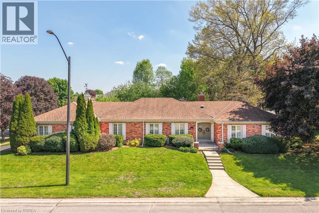 3 FIELDSTONE Circle, Brantford, Ontario