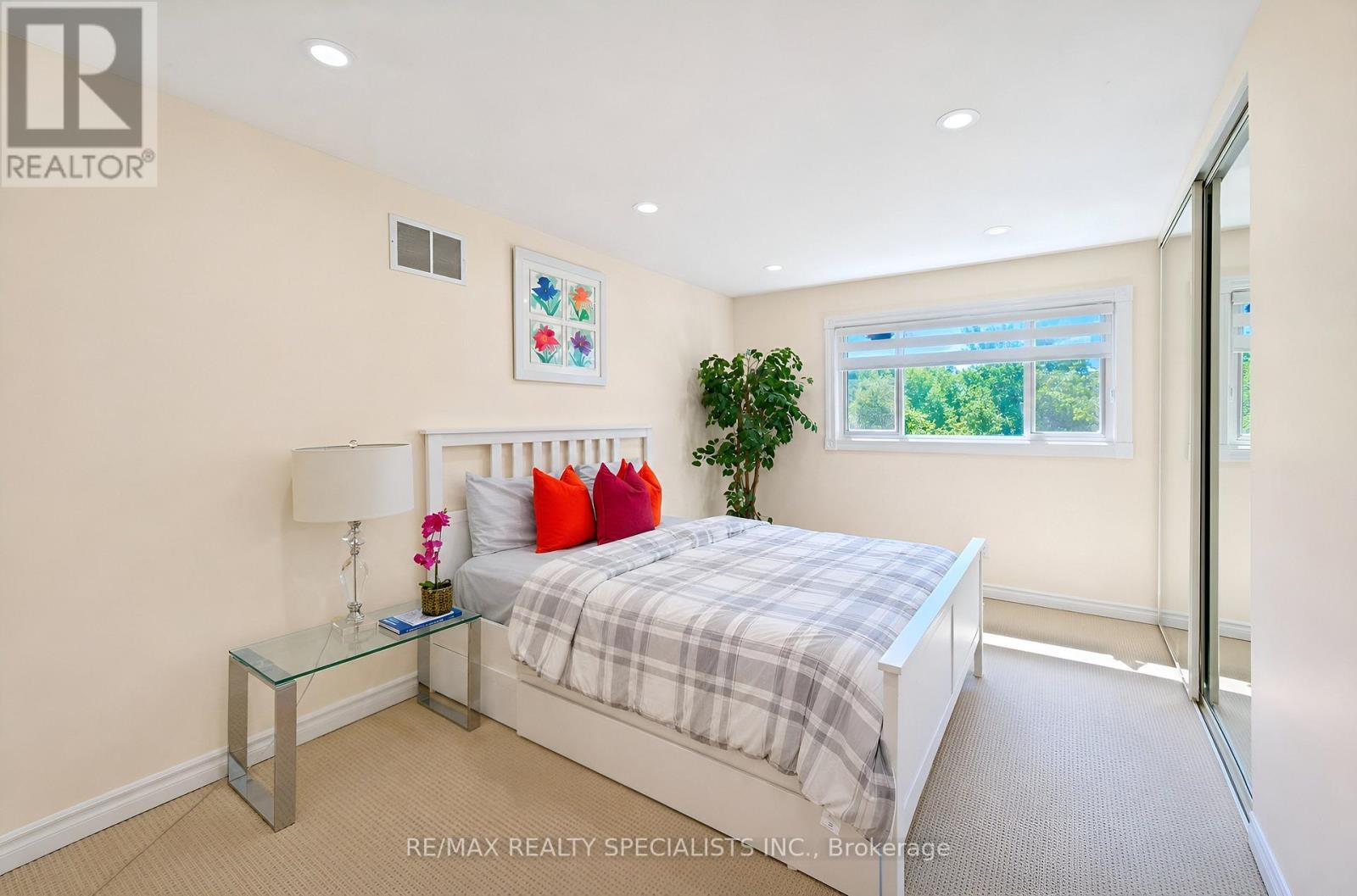 3048 Tours Road, Mississauga, Ontario  L5N 3J1 - Photo 25 - W13248818