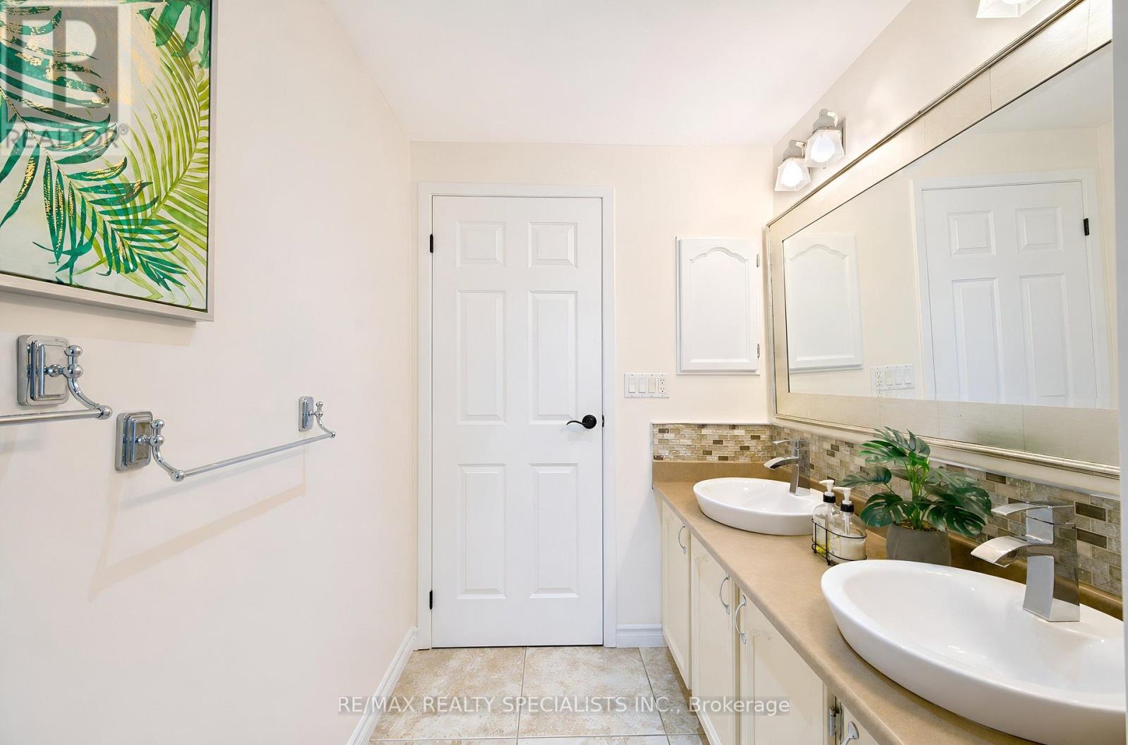 3048 Tours Road, Mississauga, Ontario  L5N 3J1 - Photo 30 - W13248818