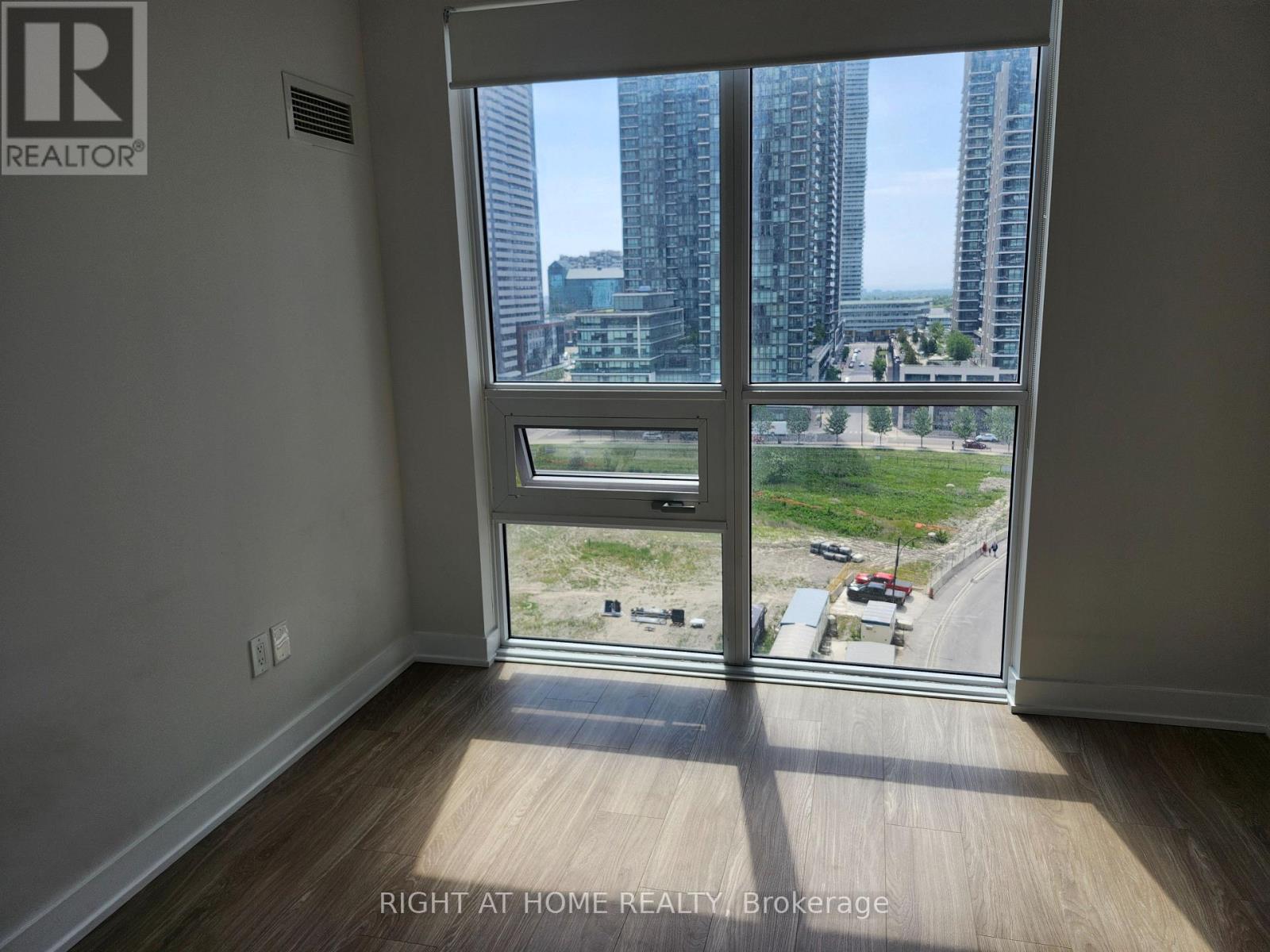 906 - 4130 Parkside Villge Drive, Mississauga, Ontario  L5B 3M8 - Photo 12 - W13248850