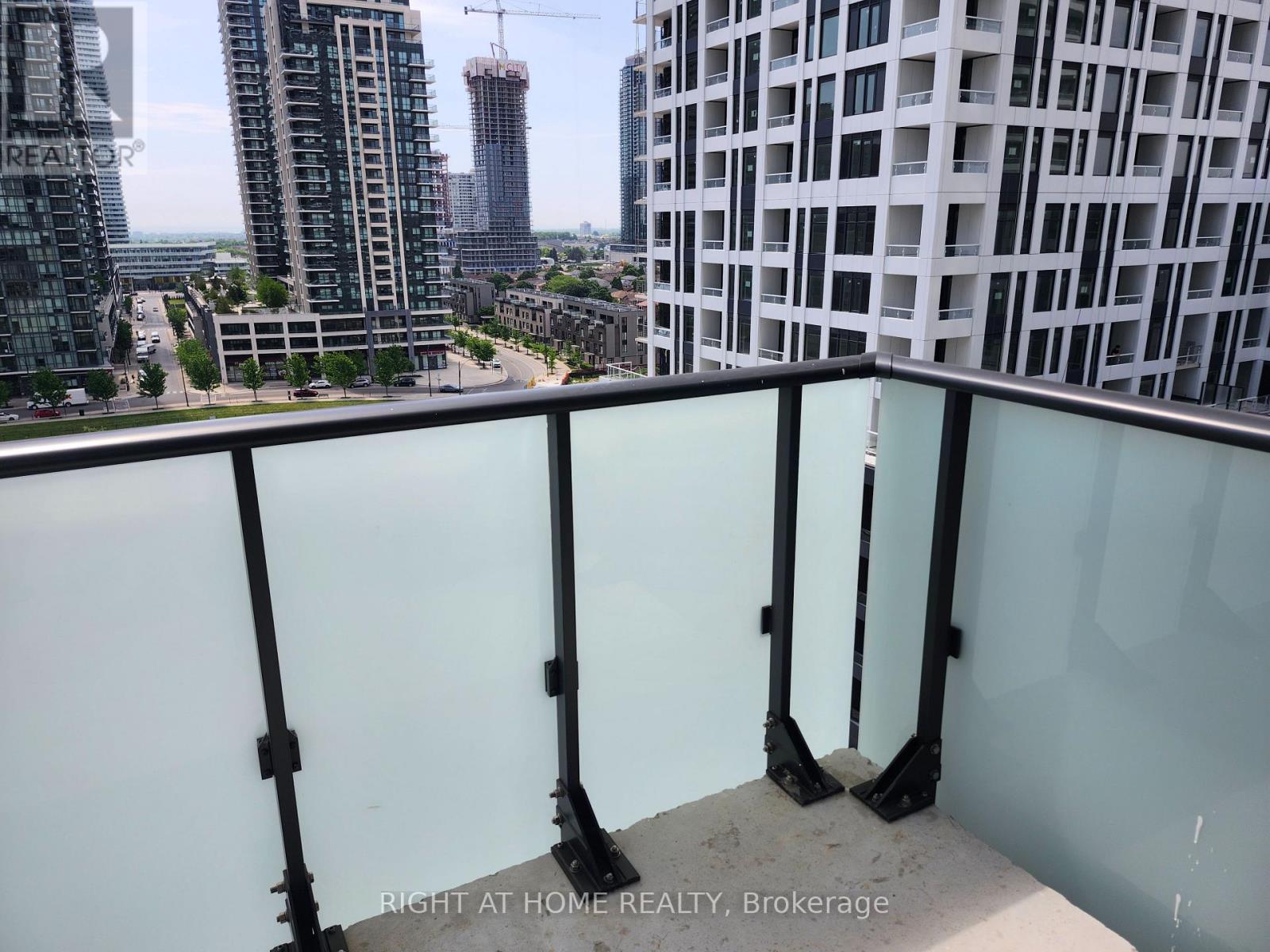 906 - 4130 Parkside Villge Drive, Mississauga, Ontario  L5B 3M8 - Photo 14 - W13248850