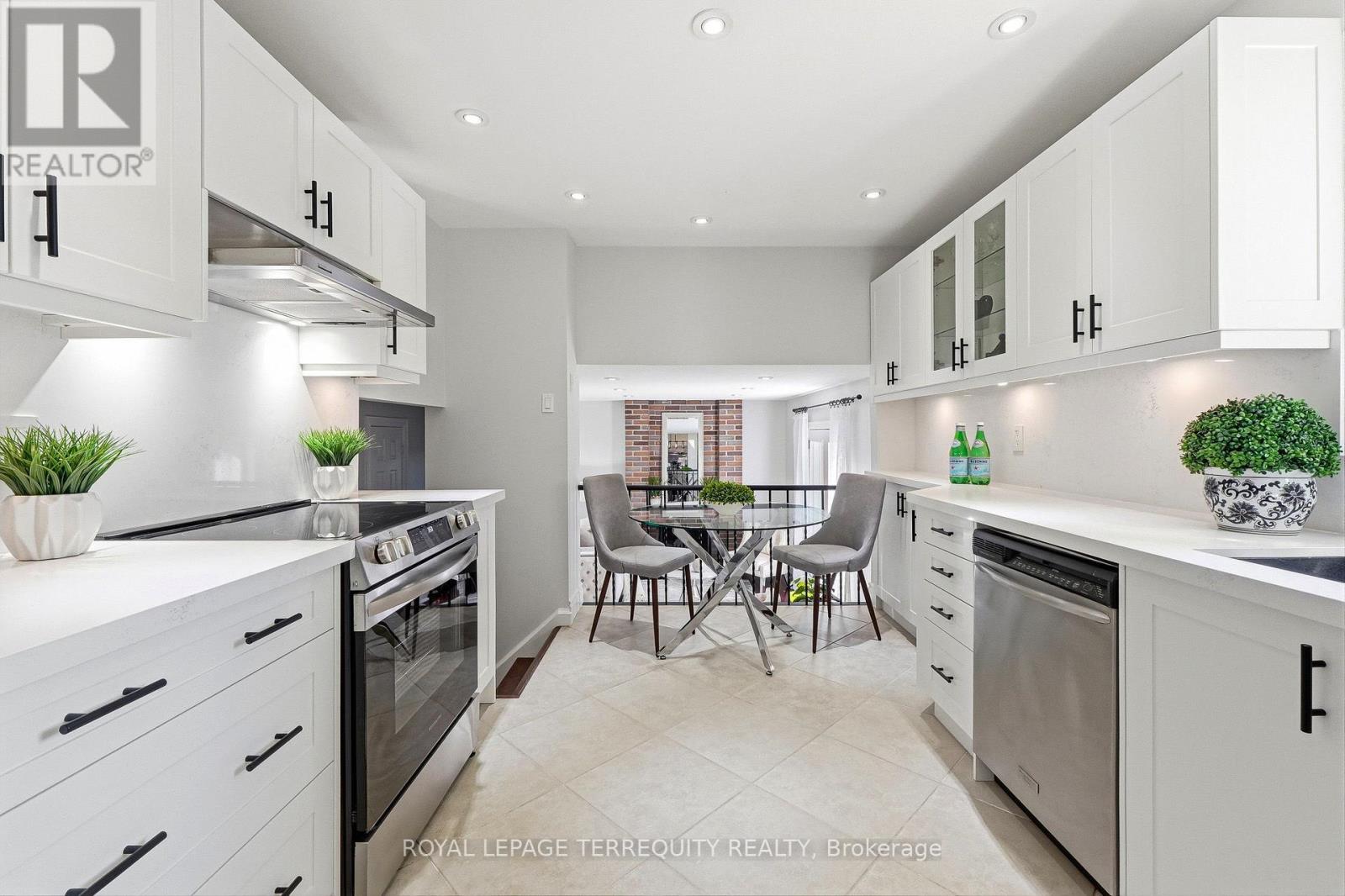 2609 Oak Row Crescent, Mississauga, Ontario  L5L 1P7 - Photo 15 - W13248876