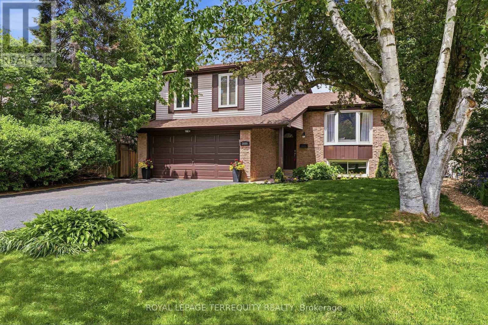 2609 Oak Row Crescent, Mississauga, Ontario  L5L 1P7 - Photo 2 - W13248876