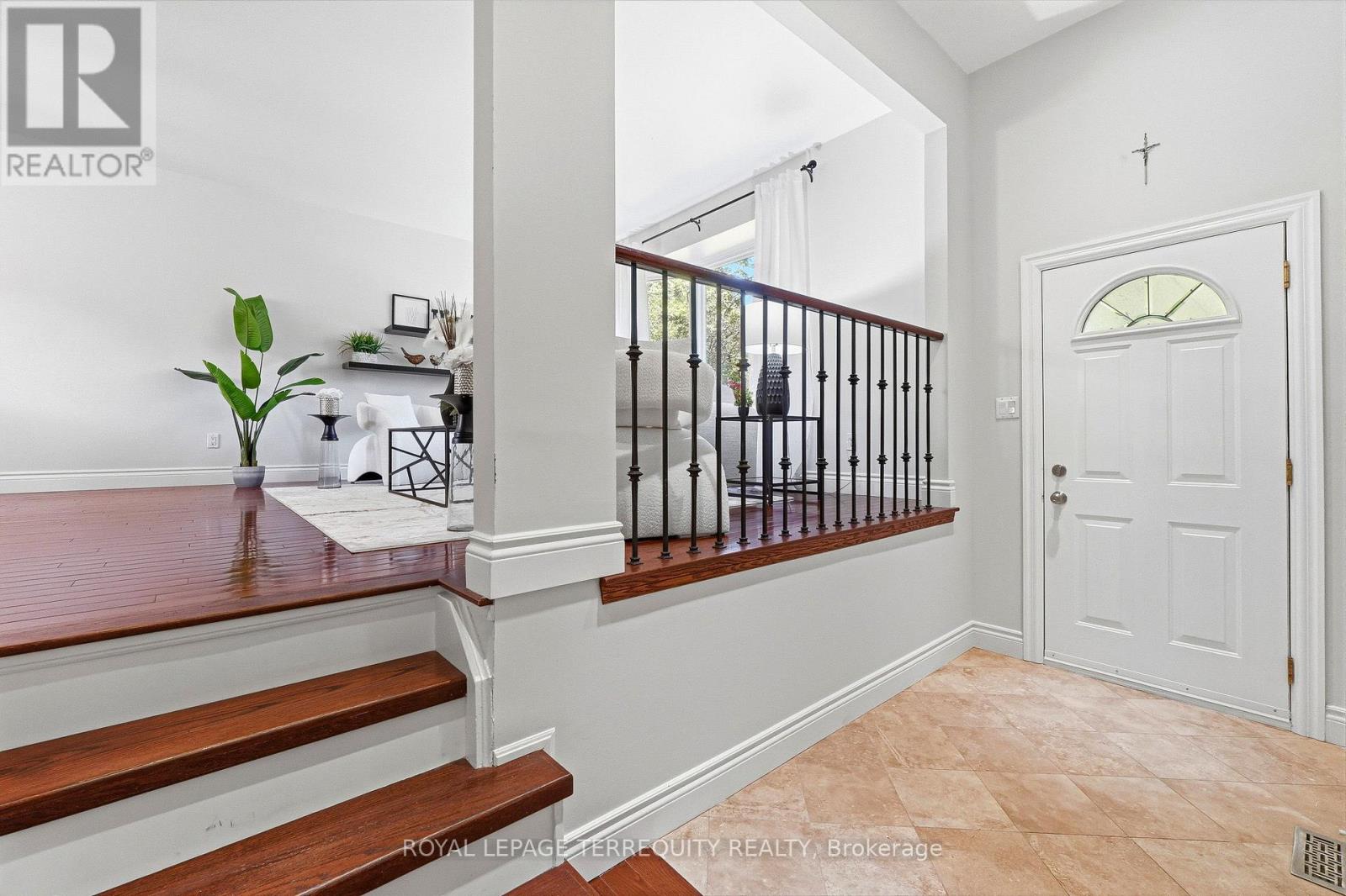 2609 Oak Row Crescent, Mississauga, Ontario  L5L 1P7 - Photo 4 - W13248876