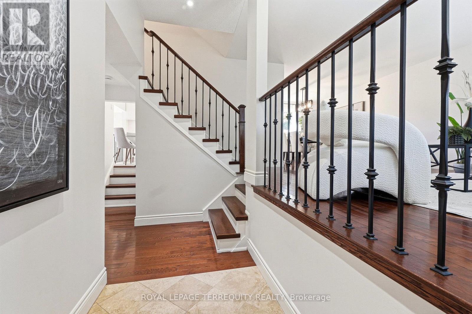 2609 Oak Row Crescent, Mississauga, Ontario  L5L 1P7 - Photo 5 - W13248876