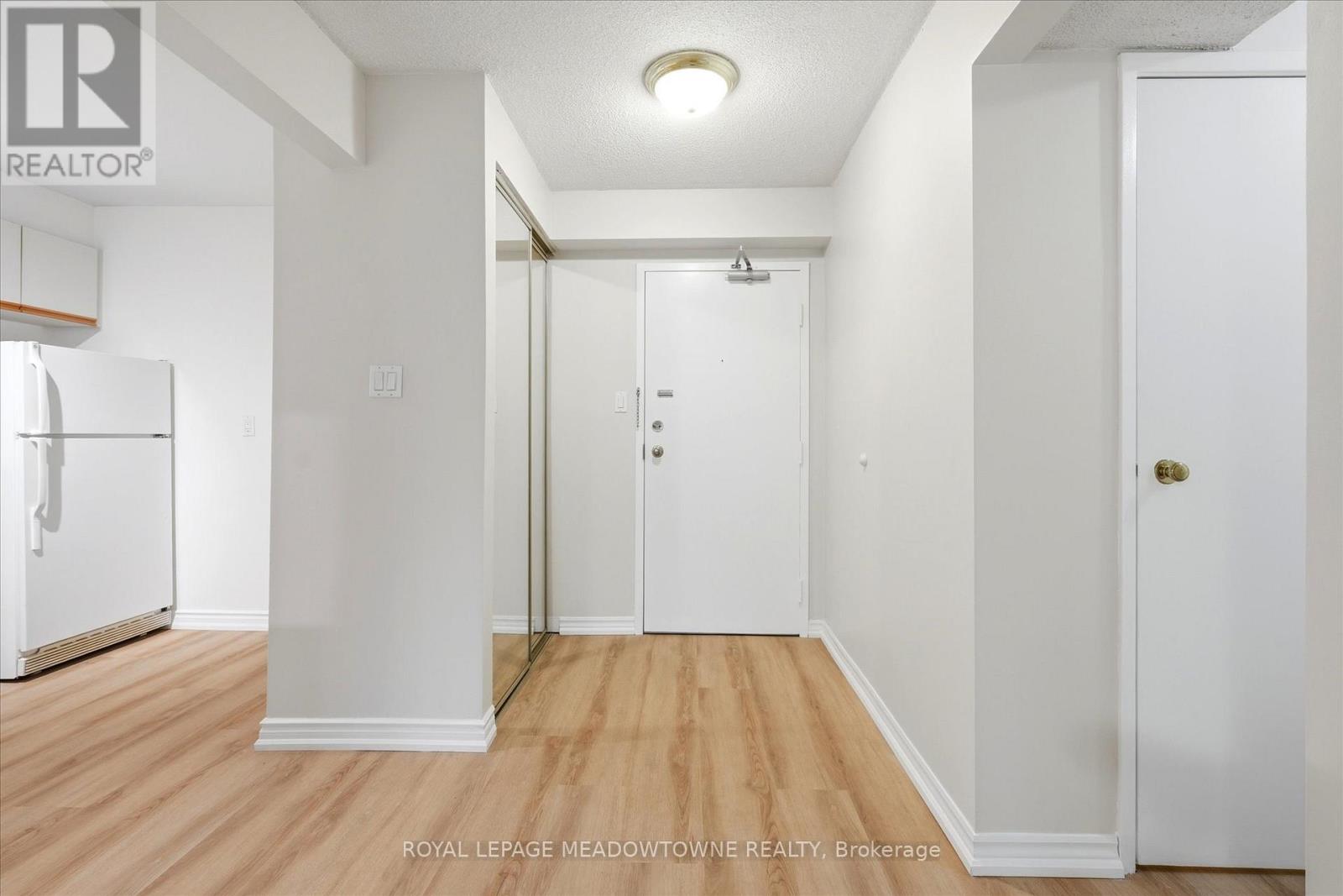 207 - 3835 LAKE SHORE BOULEVARD, Toronto, Ontario