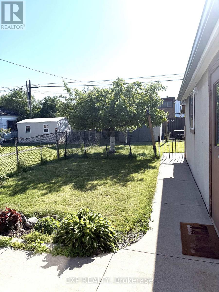 64 Ruthmar Crescent, Toronto, Ontario  M3N 2C5 - Photo 19 - W13248950