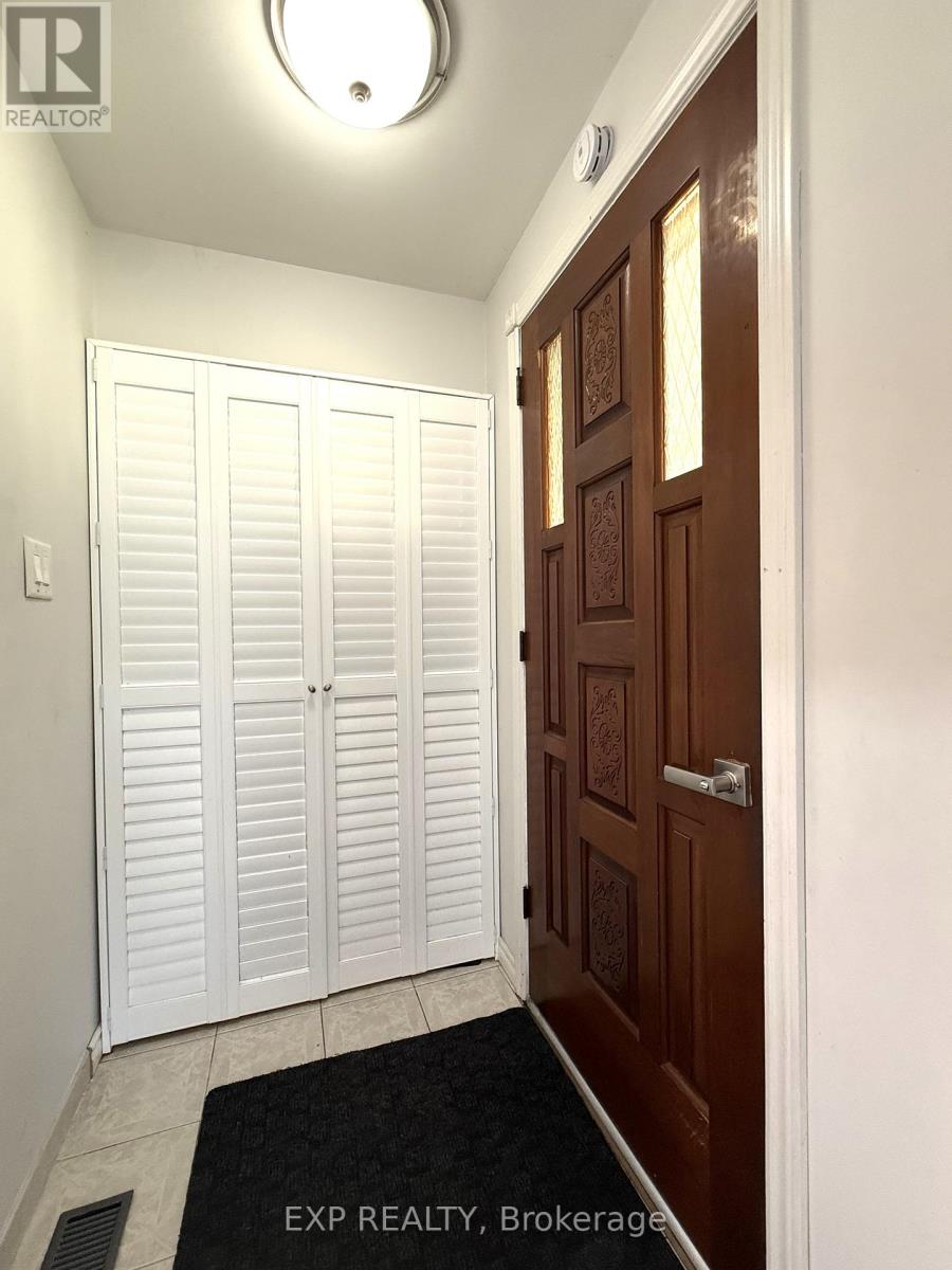 64 Ruthmar Crescent, Toronto, Ontario  M3N 2C5 - Photo 2 - W13248950