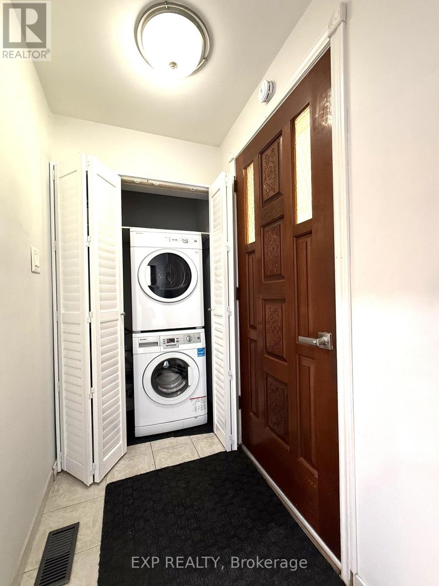 64 Ruthmar Crescent, Toronto, Ontario  M3N 2C5 - Photo 3 - W13248950