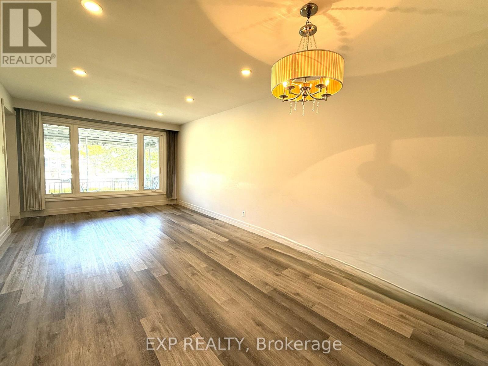 64 Ruthmar Crescent, Toronto, Ontario  M3N 2C5 - Photo 5 - W13248950