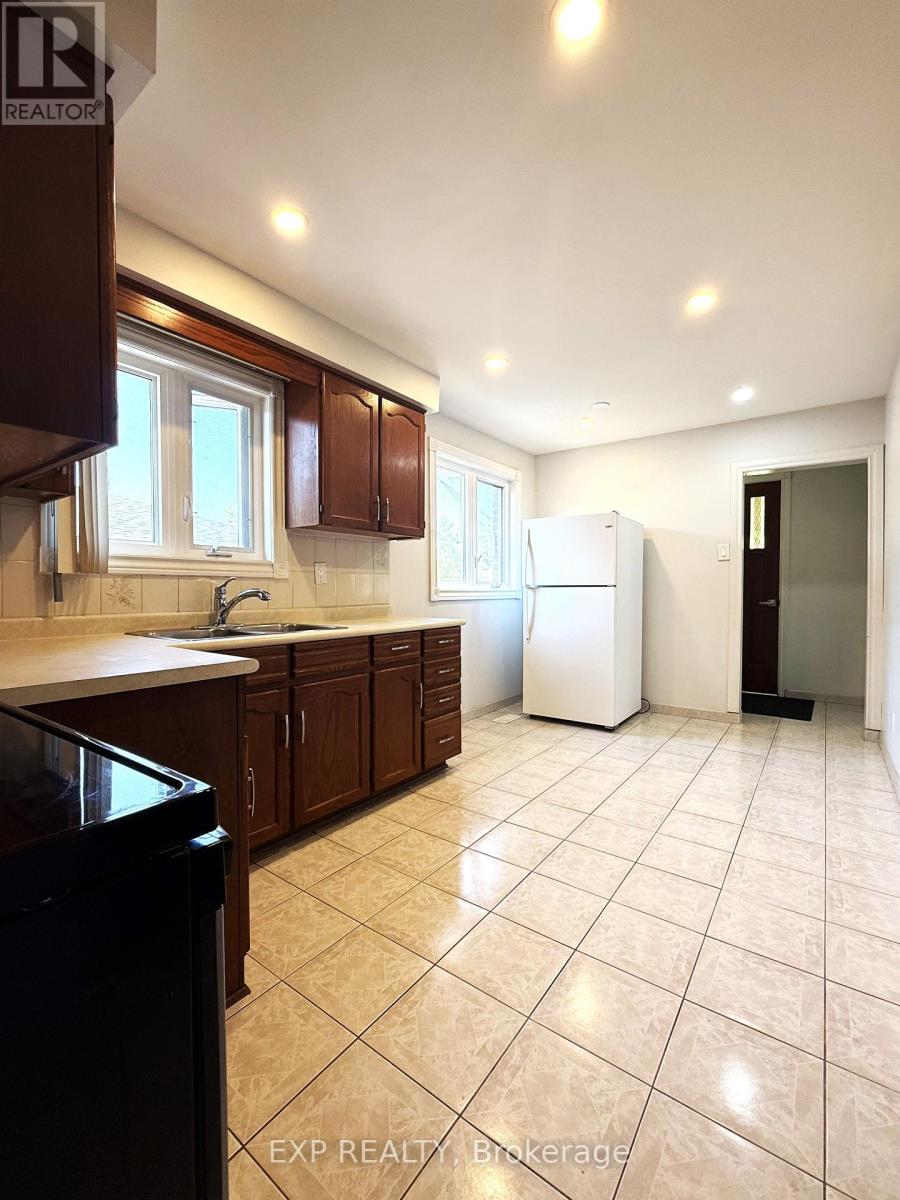64 Ruthmar Crescent, Toronto, Ontario  M3N 2C5 - Photo 6 - W13248950