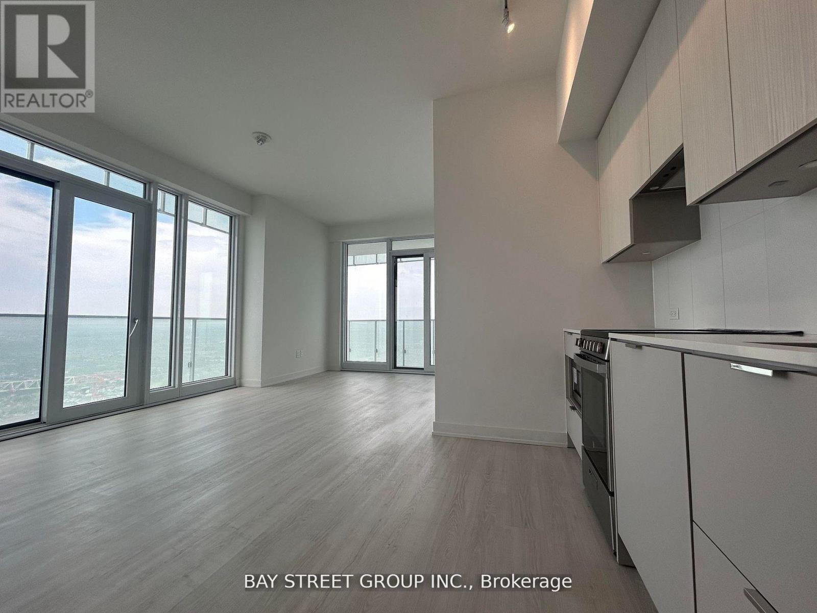 5510 - 3883 Quartz Road, Mississauga, Ontario  L5B 0M4 - Photo 2 - W13248974