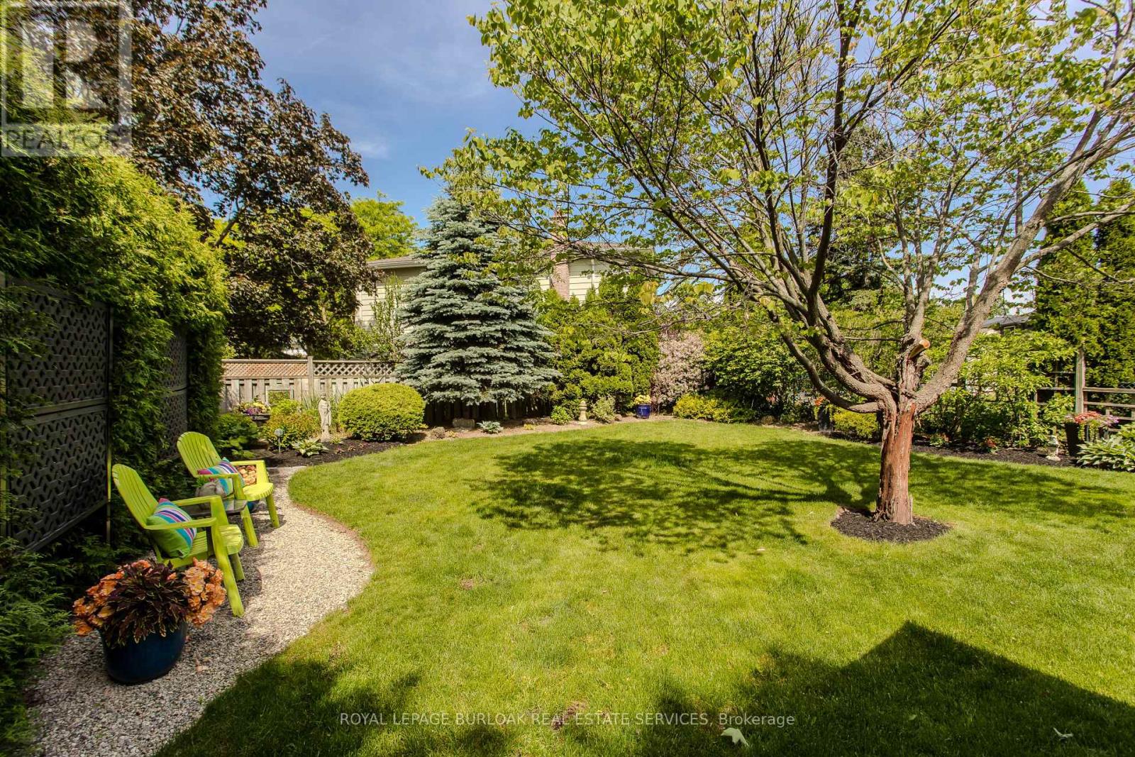 1319 Janina Boulevard, Burlington, Ontario  L7P 1K5 - Photo 4 - W13249086
