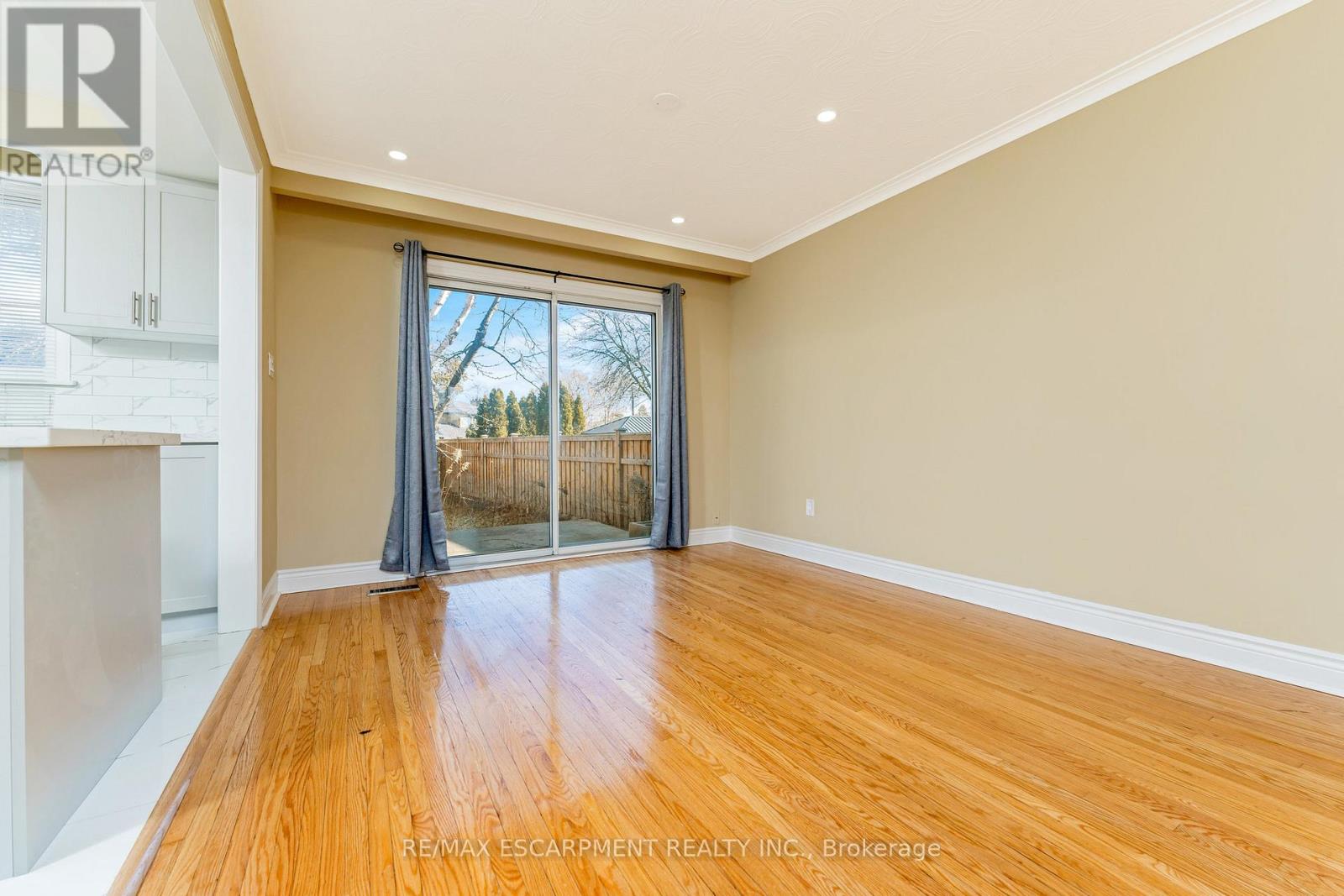 113 Poynter Drive, Toronto, Ontario  M9R 1L7 - Photo 11 - W13249164