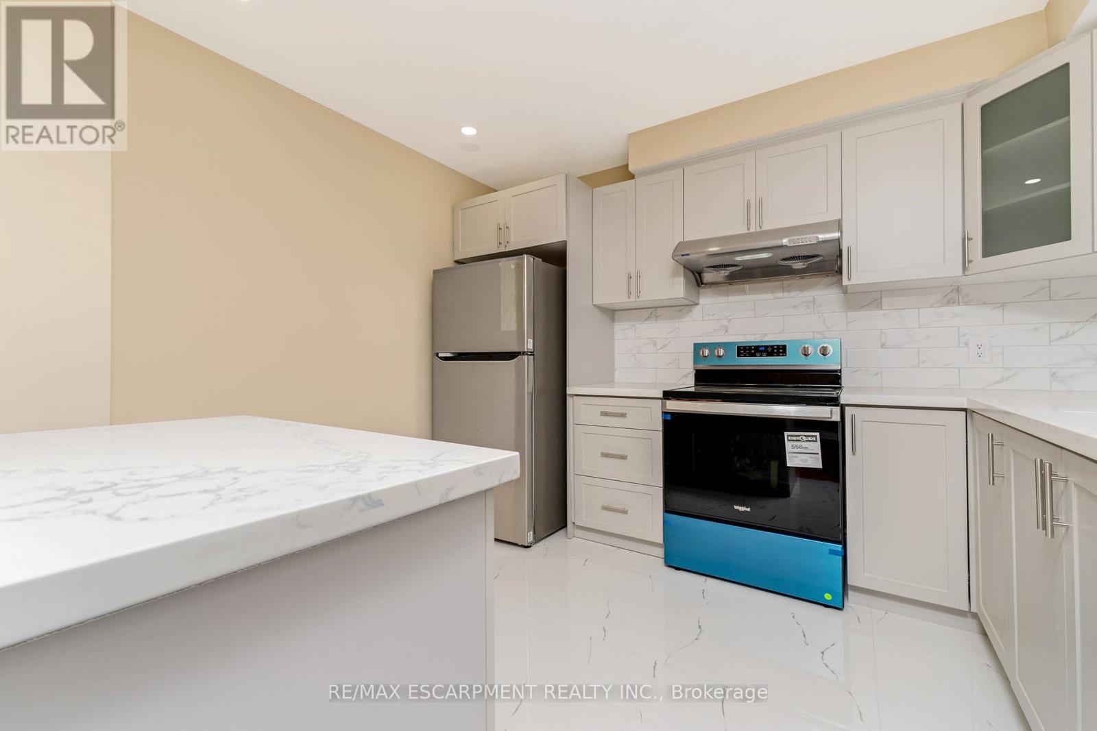 113 Poynter Drive, Toronto, Ontario  M9R 1L7 - Photo 13 - W13249164