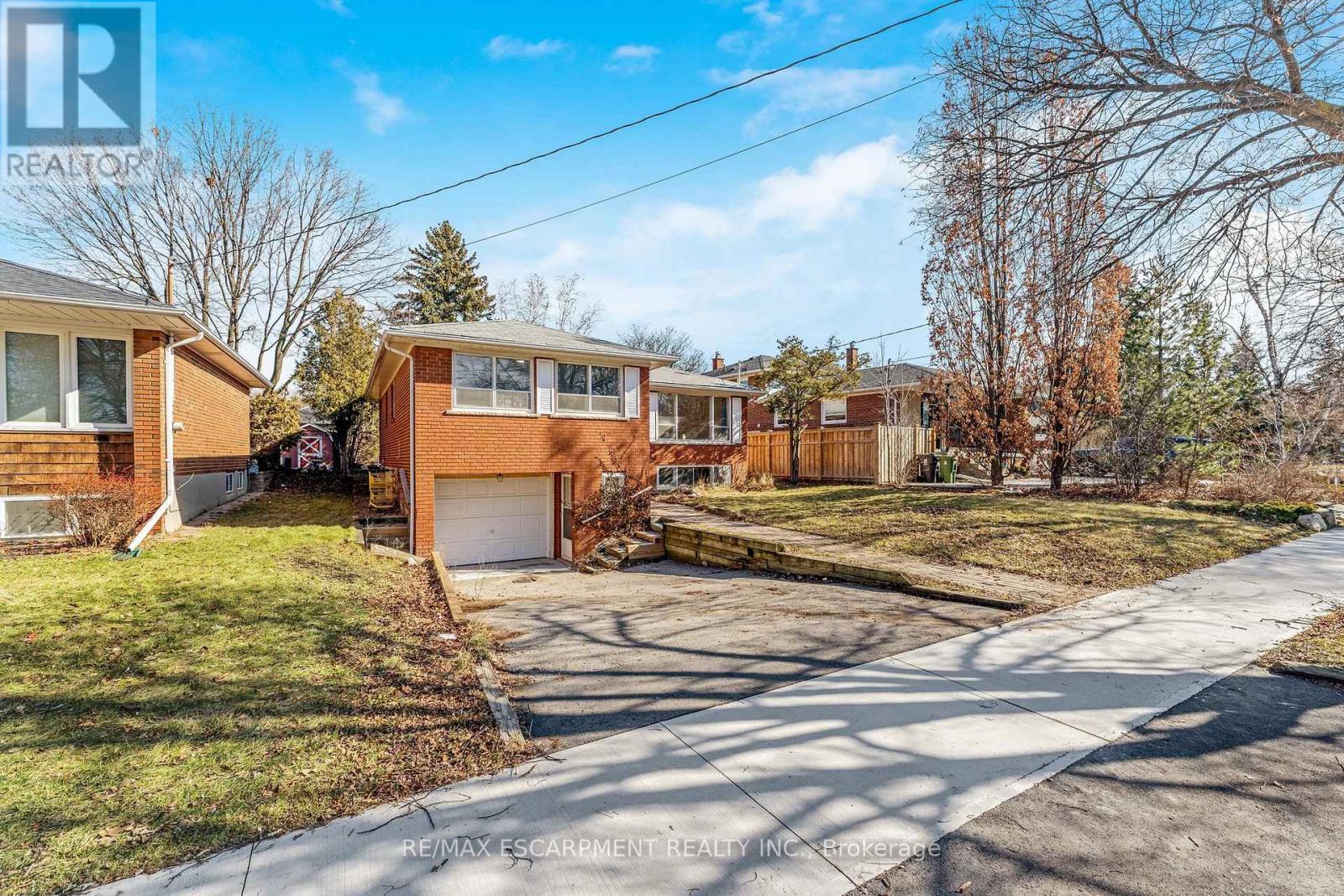 113 Poynter Drive, Toronto, Ontario  M9R 1L7 - Photo 2 - W13249164