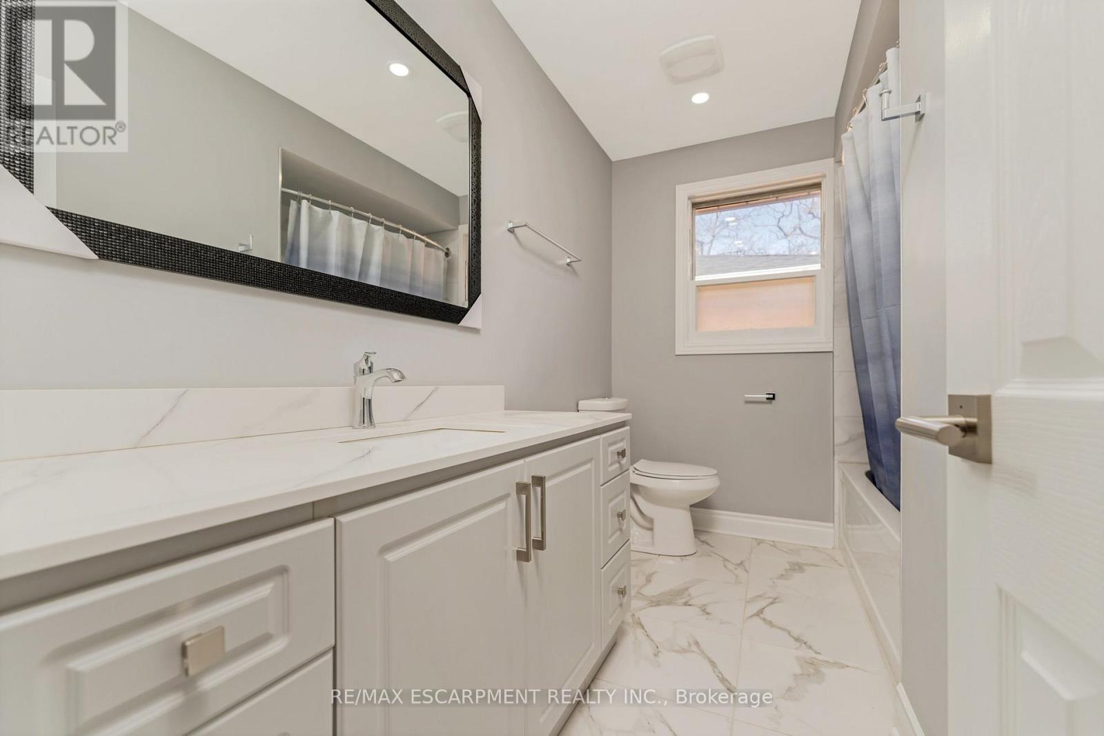 113 Poynter Drive, Toronto, Ontario  M9R 1L7 - Photo 20 - W13249164