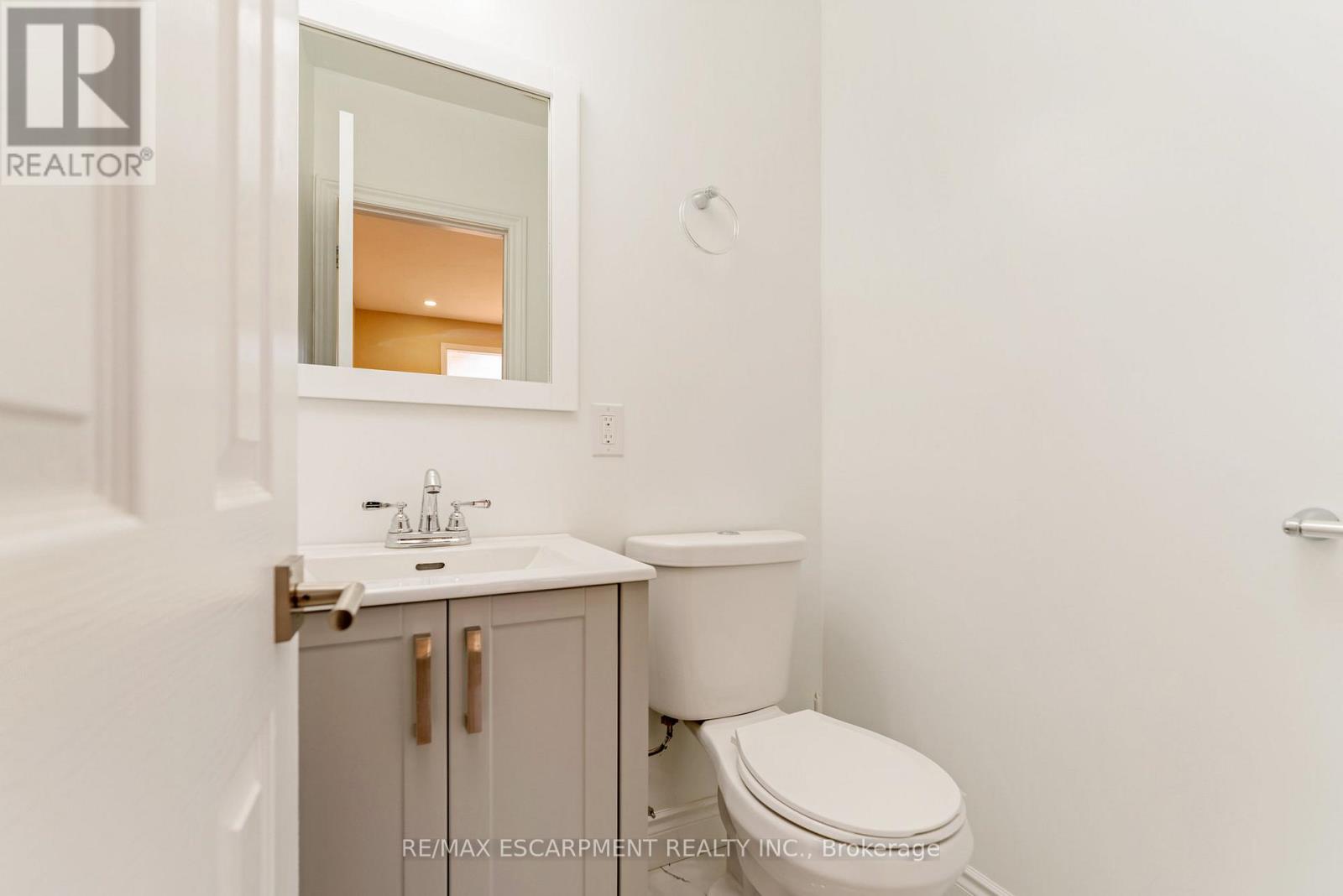 113 Poynter Drive, Toronto, Ontario  M9R 1L7 - Photo 21 - W13249164