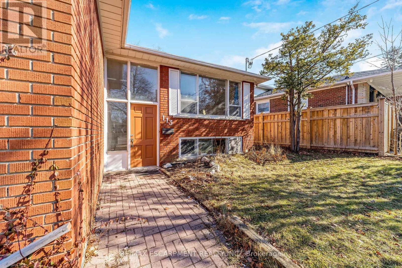 113 Poynter Drive, Toronto, Ontario  M9R 1L7 - Photo 4 - W13249164