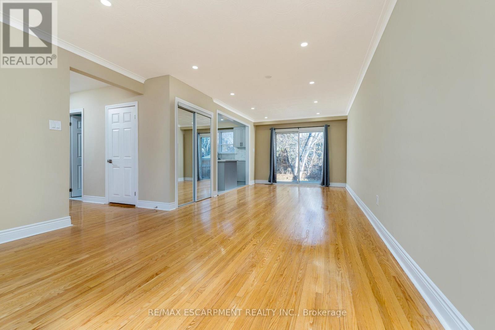 113 Poynter Drive, Toronto, Ontario  M9R 1L7 - Photo 9 - W13249164